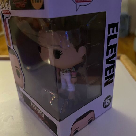 Funko Pop Stranger Things Eleven #1457 Vinyl Figure - Picture 4 of 8